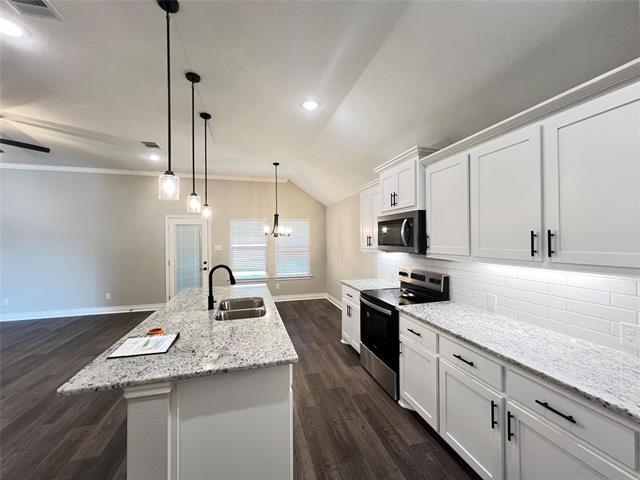 Foto del edificio - 704 Greyson Ln