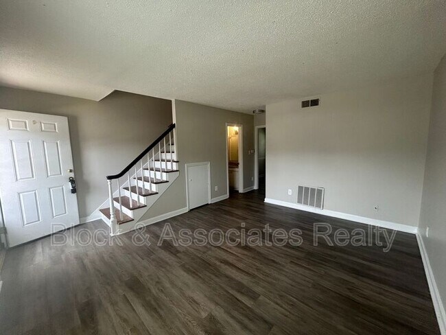 Foto del edificio - 504 S Cherry St