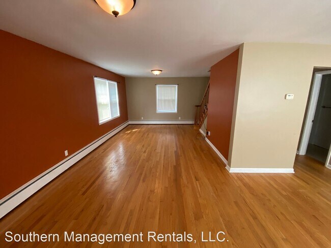 Building Photo - 4 br, 1.5 bath House - 405 N Market St.
