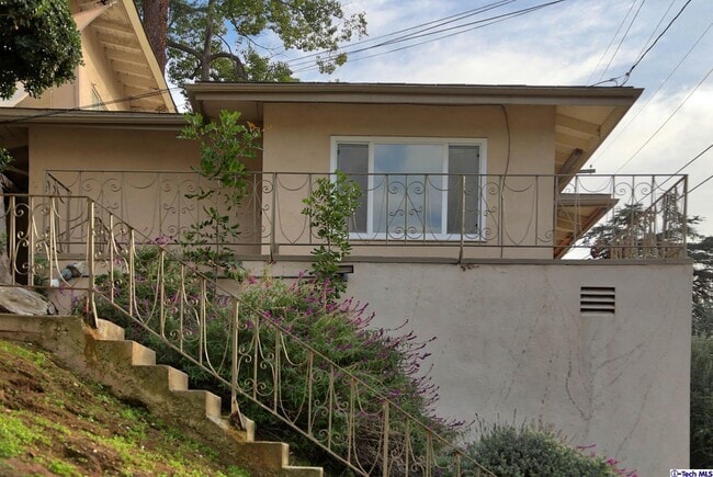 Building Photo - 1440 Verd Oaks Dr