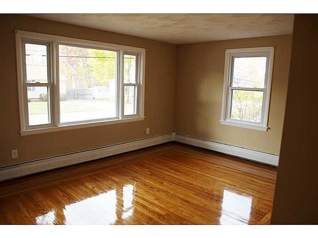 Building Photo - 21 Linwood Rd