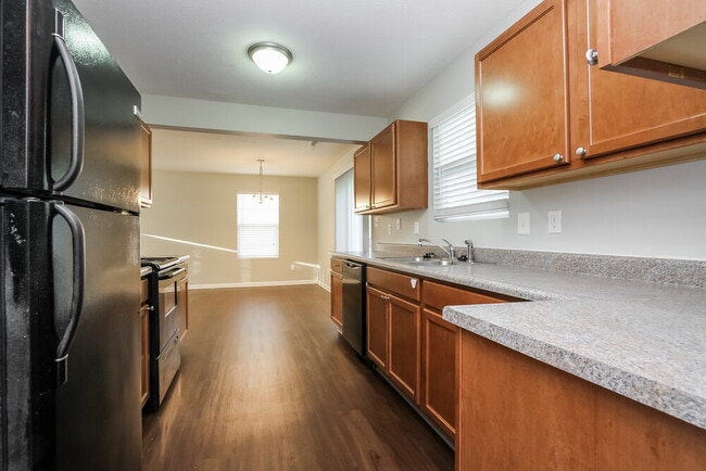 Foto del edificio - 3327 Grove Berry Ln