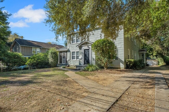 Foto del edificio - Renovated Midtown Apartment
