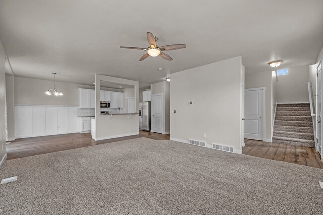Building Photo - 1547 N August Dr