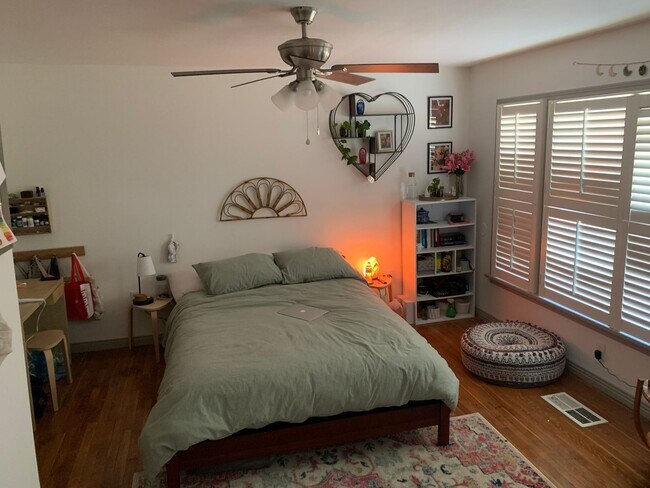 Foto del edificio - Pre Leasing for fall 2026! 3/2 in Medical District