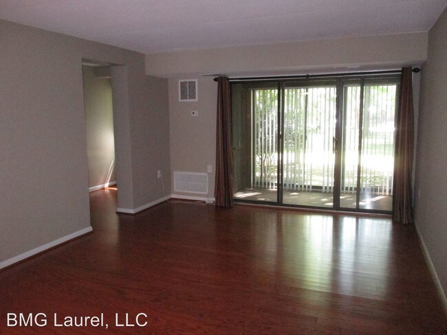 Foto del edificio - 5243 W Running Brook Rd