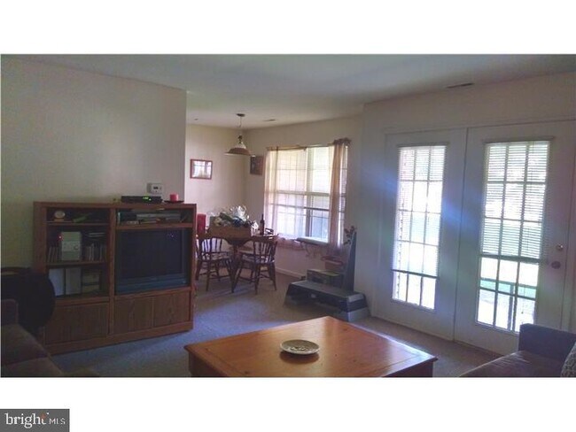 Building Photo - 362 Tavistock