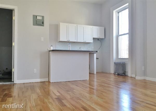 Building Photo - 260 Halsey St