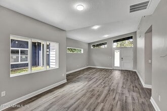 Building Photo - 938 Alderside St