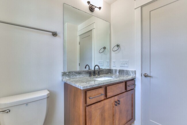 Foto del edificio - 3600 Quail Dr