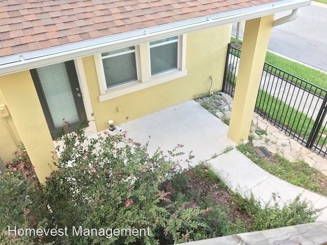 Building Photo - 8701 Via Trieste Dr