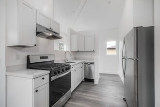 Building Photo - 188 Gosnell Way