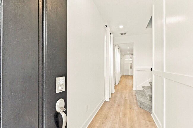 Building Photo - 2305 Via Laura Ln