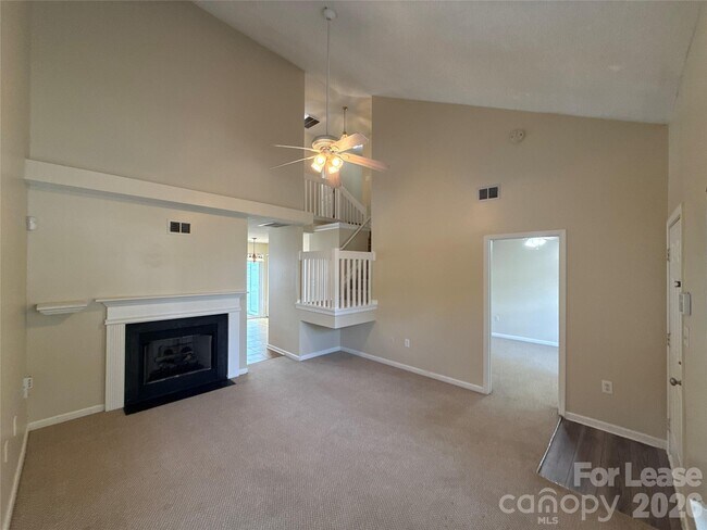 Foto del edificio - 15318 Brynfield Dr