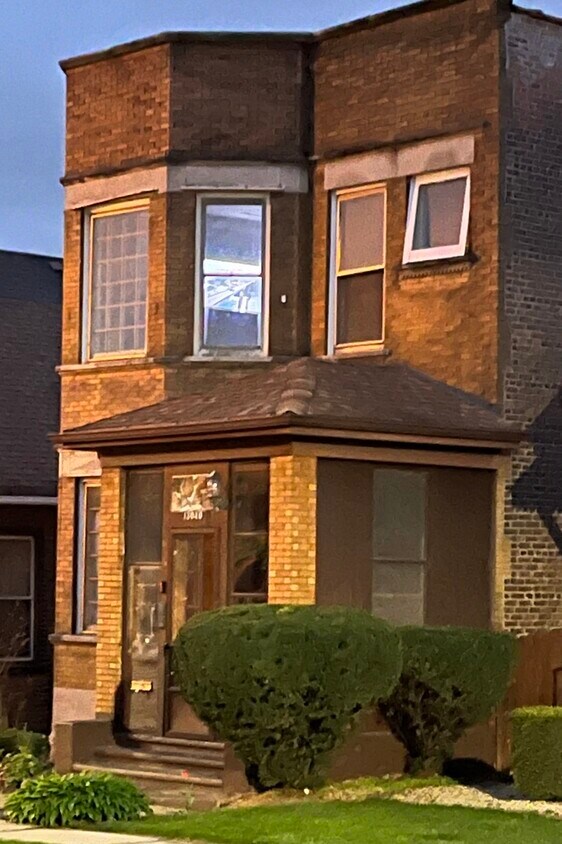 13040 Maple Ave Unit 1, Blue Island, IL 60406 Condo for Rent in Blue Island, IL