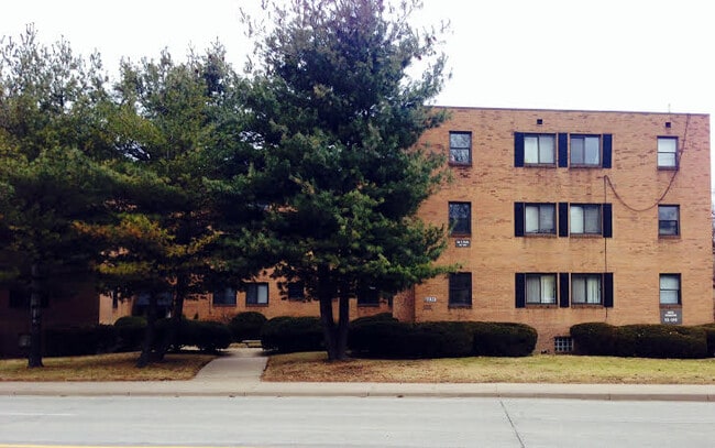 Building Photo - 6235 5th Ave