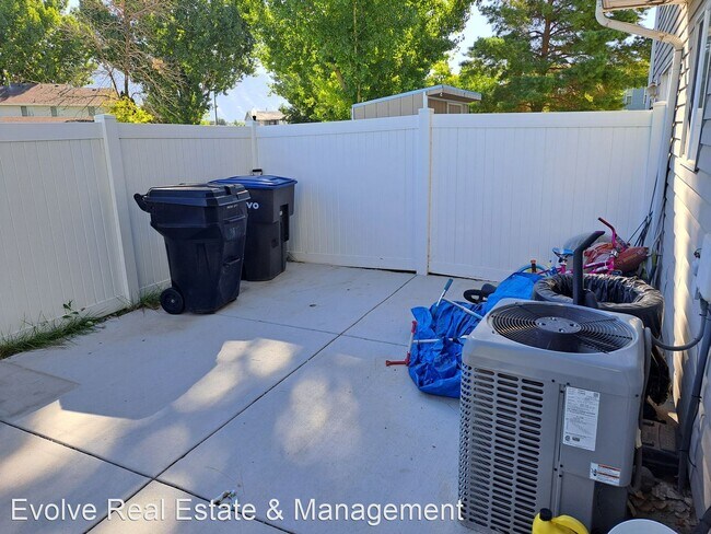 Building Photo - 3 br, 1.5 bath House - 2812 W 1190 N