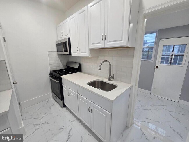 Building Photo - 2826 N 27th St