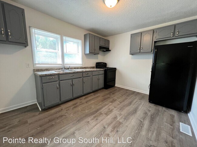 Building Photo - 3 br, 1 bath House - 7233 Highway One