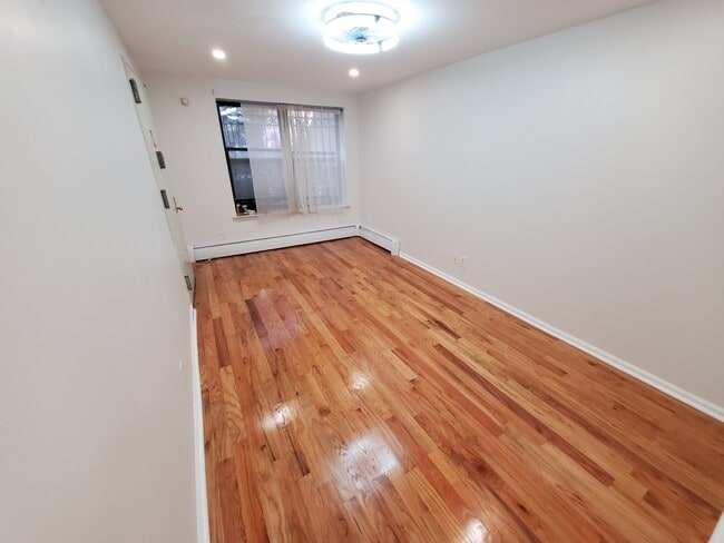 Building Photo - 130 W 132nd St