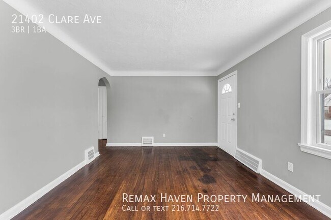 Building Photo - 21402 Clare., Cleveland - Spacious 3 bedro...