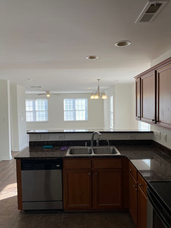 Building Photo - 22 Dunlevy Way