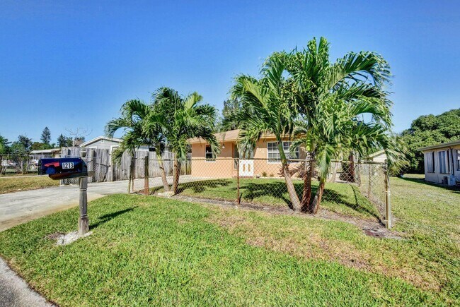 Foto del edificio - 1213 Peak Rd