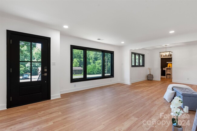 Building Photo - 8229 Willhill Rd