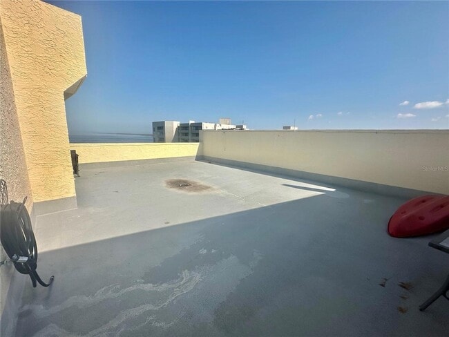 Building Photo - 6009 Sea Ranch Dr