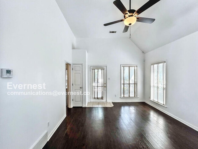 Foto del edificio - 1079 River Isle Dr