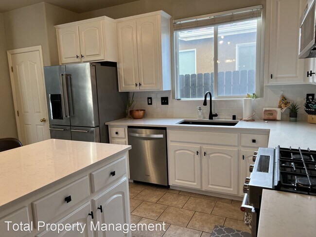Foto del edificio - 4 br, 3 bath House - 4331 W. Prospect Ave.