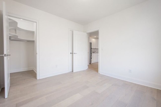 Building Photo - 364 Lincoln Pl