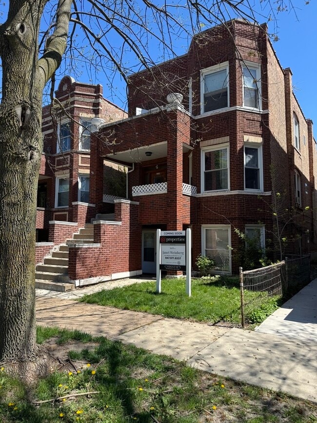 Building Photo - 4143 N McVicker Ave