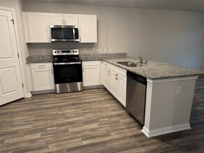 Building Photo - 15520 Taylorcrest Dr