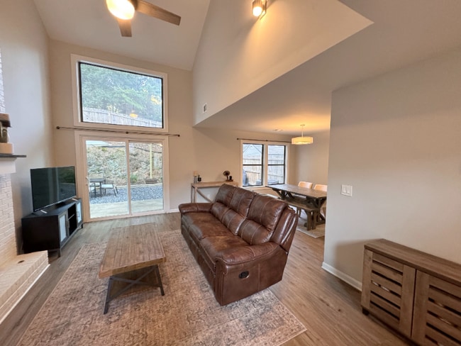 Building Photo - 1141 Berkley Dr SE