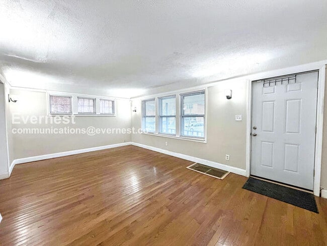 Foto del edificio - 2032 Kendall St