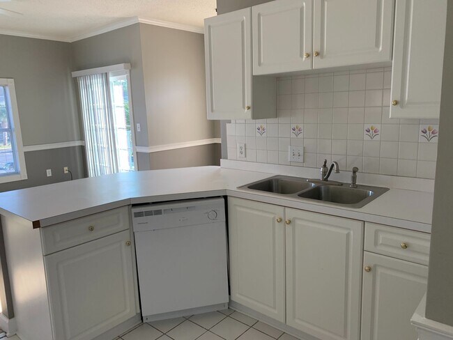 Foto del edificio - 1 Bedroom Condo in Magnolia place