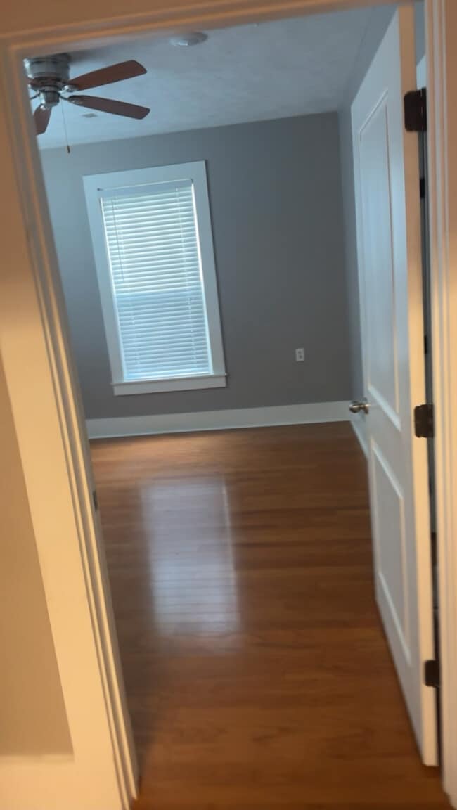 Bedroom - 1221 Grove St