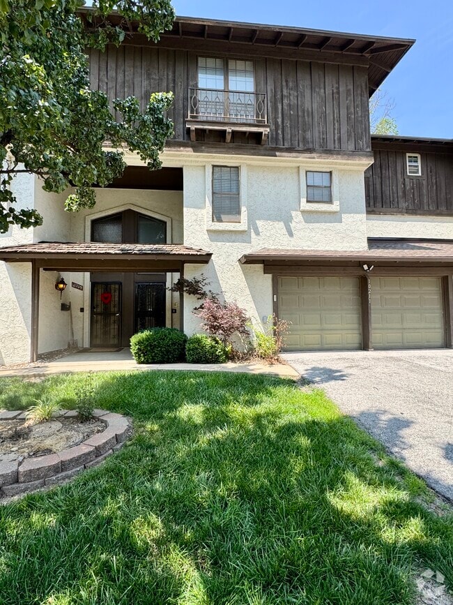 Building Photo - 10211 Cedarbrooke Ln