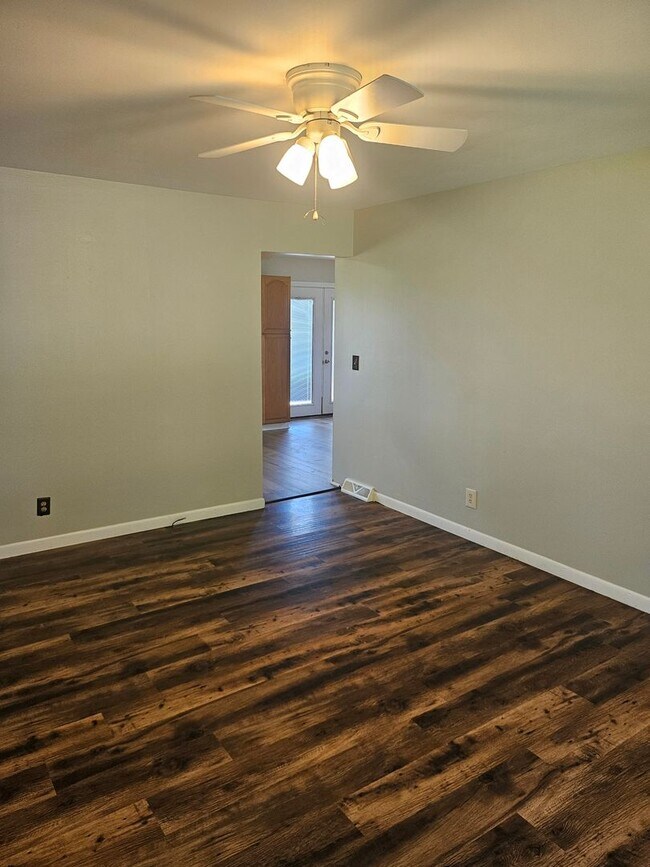 Building Photo - 4 bed house in Chandler  with garage and f...