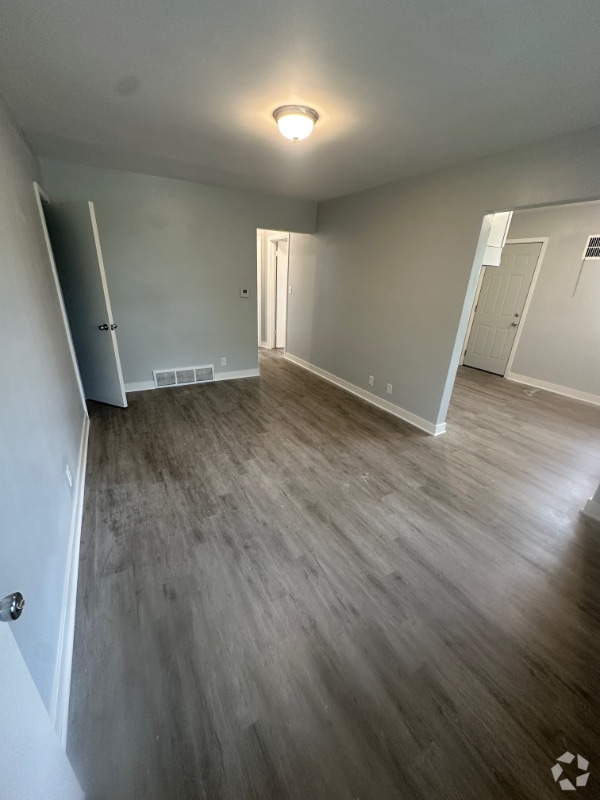 Building Photo - 7230 W Lakefield Dr