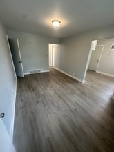 Building Photo - 7230 W Lakefield Dr