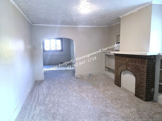 Building Photo - 1315 5th Ave