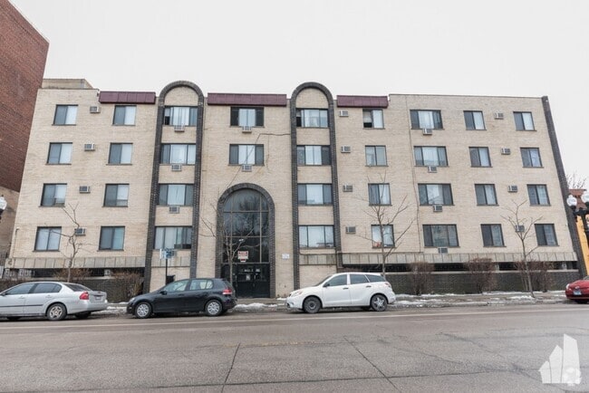Building Photo - 1515 W Morse Ave