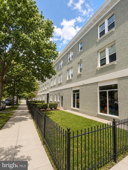 Building Photo - 1352 Longfellow St NW