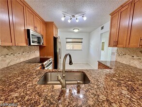 Building Photo - 661 Squire Cir
