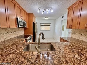 Building Photo - 661 Squire Cir