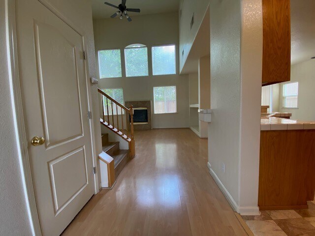 Foto del edificio - Beautiful home for rent in Canyon Falls in Folsom!