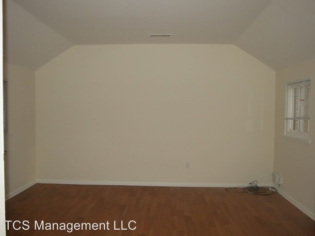 Building Photo - 2940 Devereaux Ave