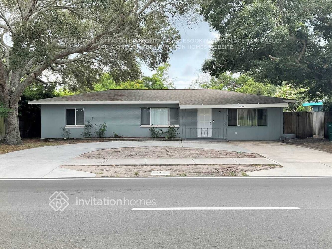 Foto principal - 10950 102nd Ave N